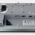 12-Zoll-Industrie-Einbaumonitore und robuste Touchscreens der Schutzart IP65/IP66, Ansicht AC-Kabelausgang