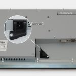 22-Zoll-Breitbild-Industrie-Einbaumonitore und robuste Touchscreens der Schutzart IP65/IP66, Ansicht AC-Kabelausgang